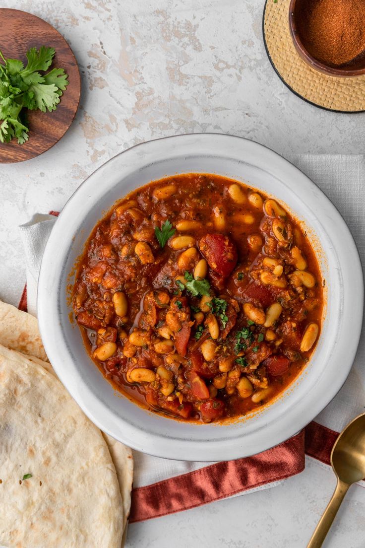 فاصوليا حمراء تونة